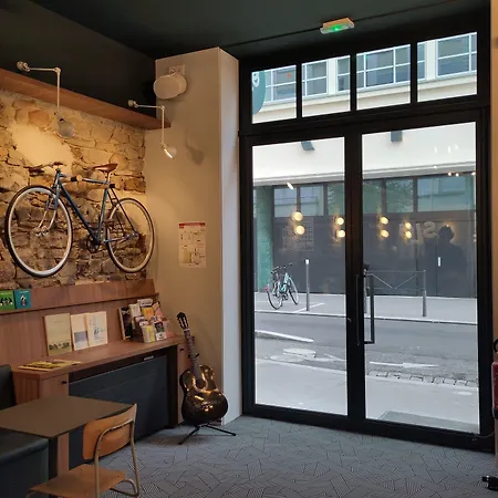 Slo Saxe Hostel Lyon