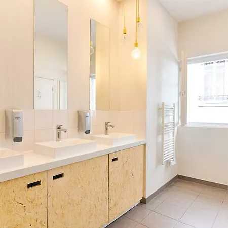 Hostel Slo Saxe Λυών